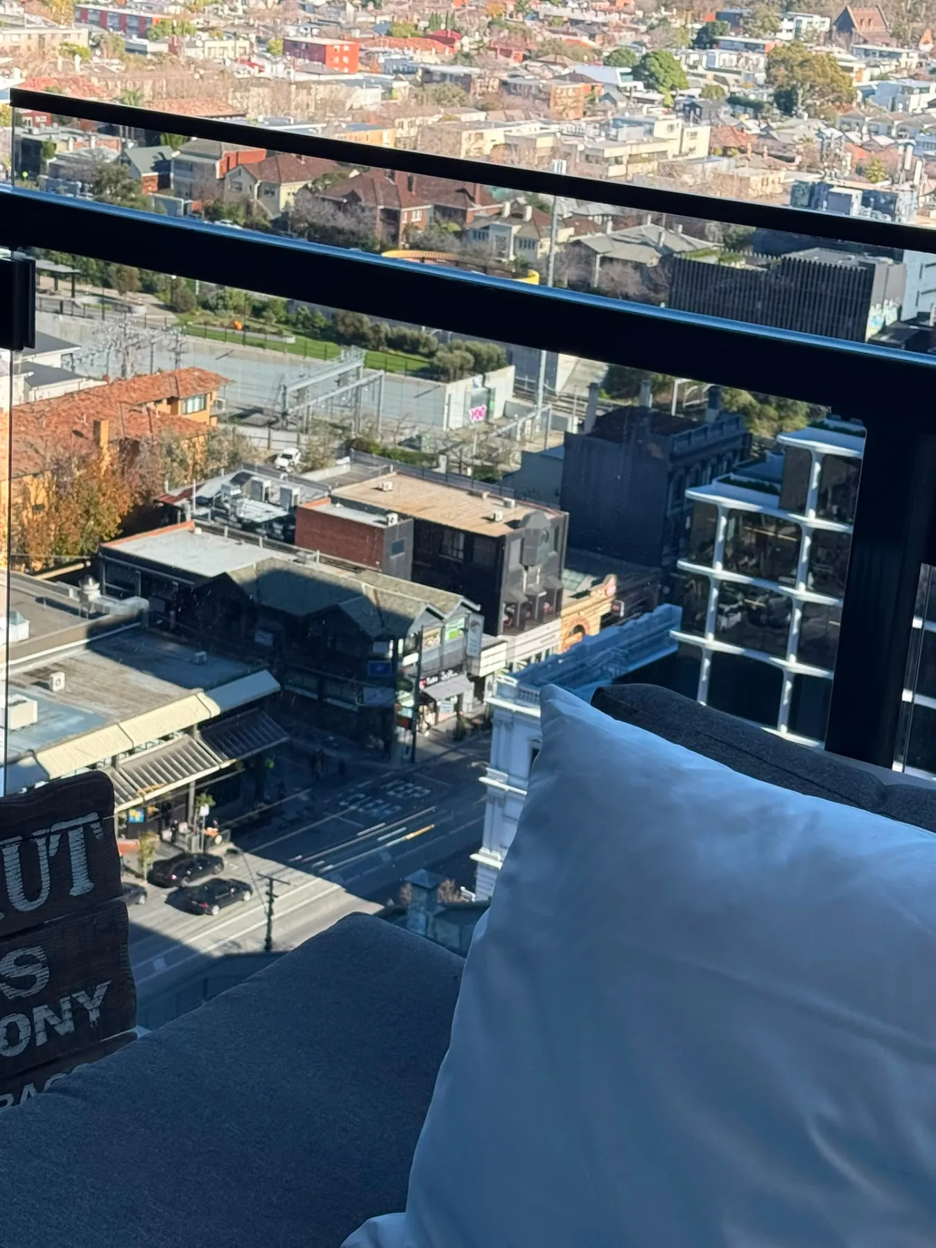 Poli Clean cleaning windows on a South Yarra home