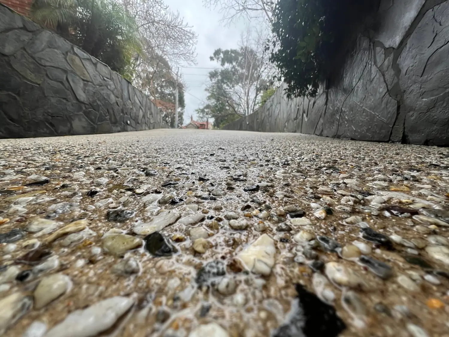 Pressure washing a Melbourne driveway