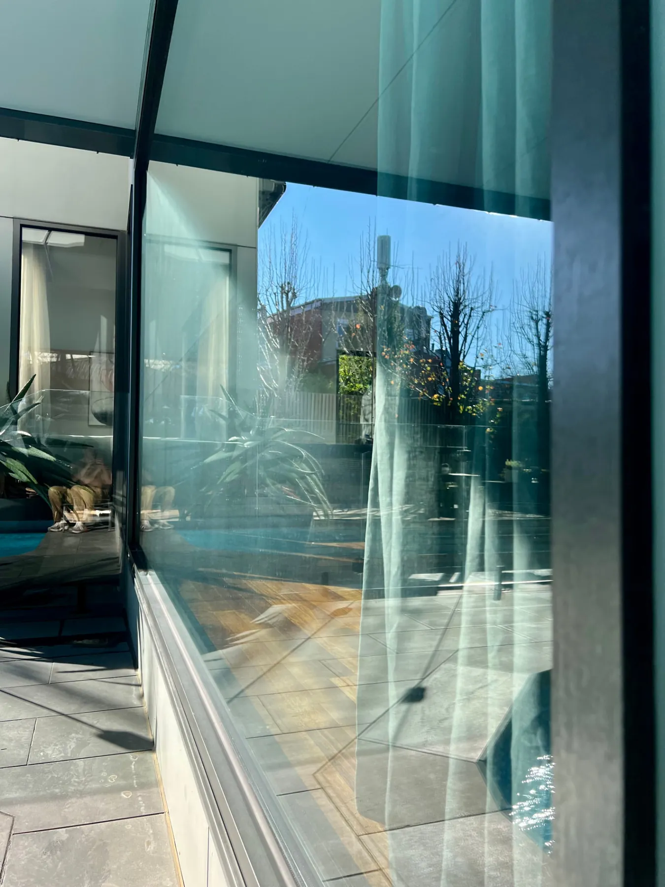 Exterior windows after Poli Clean